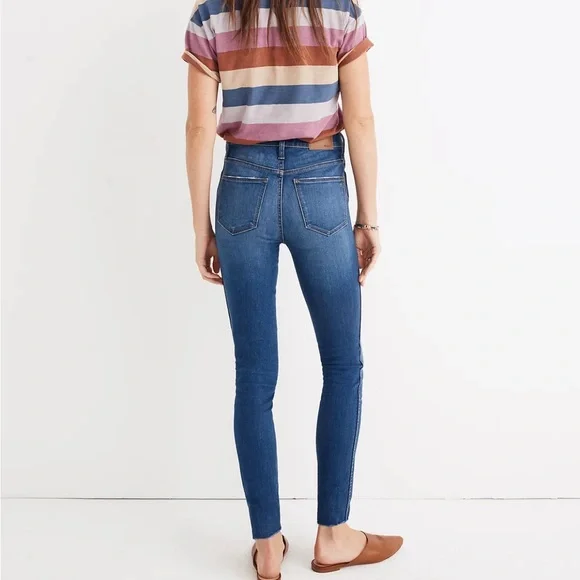 Madewell 10" High-Rise Skinny Jeans in Hanna Wash 24 - Picture 3 of 11